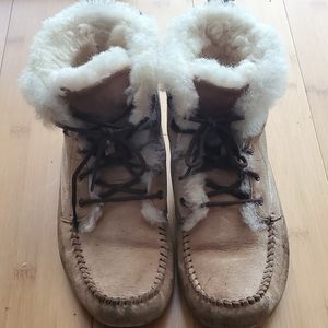 Ugg moccasin chestnut chickaree booties